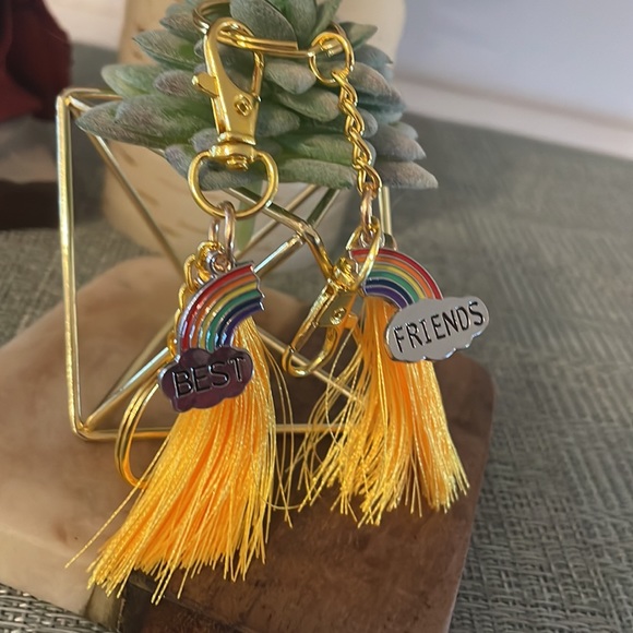 Best Friends Rainbow Keychains - Picture 4 of 6